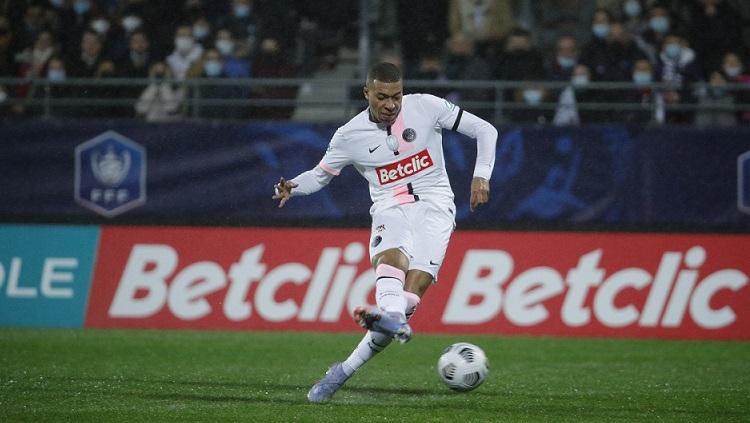 Kylian Mbappe mencetak golnya di laga Coupe de France Vannes vs PSG
