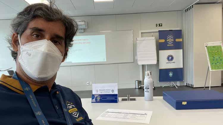 Pelatih Bali United, Stefano Cugurra Teco saat mengikuti kursus lisensi pelatih CBF Pro