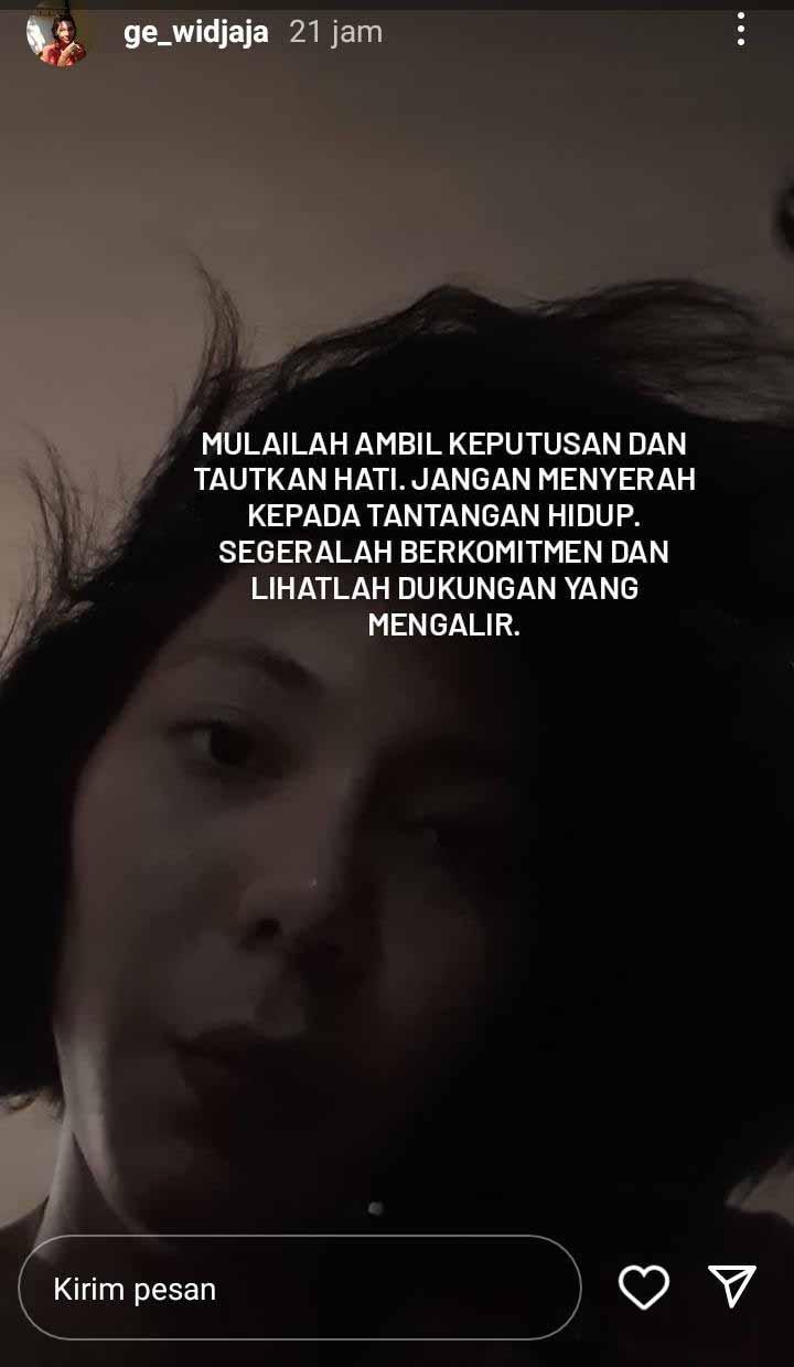 Gloria Emanuelle Widjaja unggah kata2 mutiara di tengah rumor degradasi. Copyright: Instastory@ge_widjaja