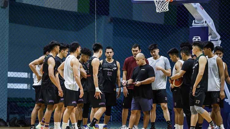 West Bandits Combiphar Solo akan menjalani laga perdana IBL 2022 seri 1 Jakarta melawan Rans PIK Basketball pada Sabtu (15/01/22). - INDOSPORT