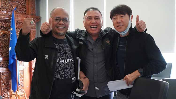 Direktur Madura United Haruna Soemitro, Ketum PSSI Mochamad Iriawan, dan pelatih Timnas Indonesia Shin Tae-yong