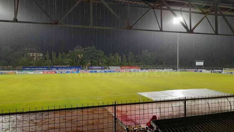 Stadion Ngurah Rai, Denpasar, setelah laga Bali United lawan Persita Tangerang, Senin (17/1/22). Foto: Nofik Lukman Hakim - INDOSPORT