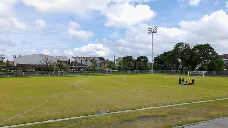 Gelora Samudra Kuta, stadion yang bakal dipakai Timnas Indonesia untuk TC jelang uji coba lawan Timor Leste. Foto: Nofik Lukman Hakim/INDOSPORT - INDOSPORT