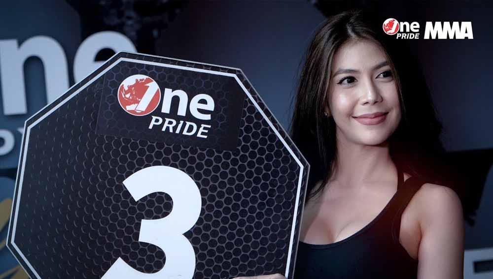 Indosport - Kimberly Irene ring girl di one pride MMA. Foto: Youtube/One Pride MMA