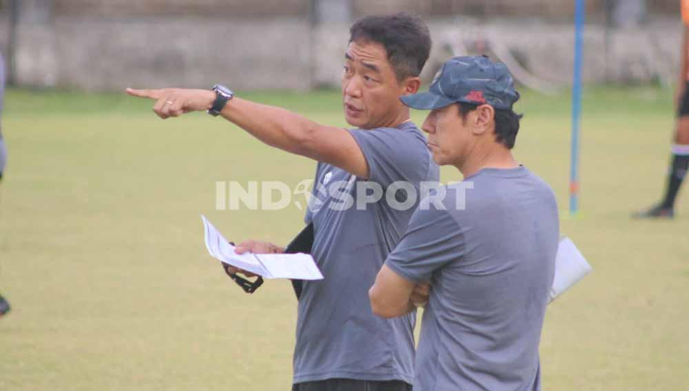 Indosport - Latihan Timnas Indonesia di Gelora Trisakti, Legian, Kuta. Foto: Nofik Lukman Hakim/Indosport.com