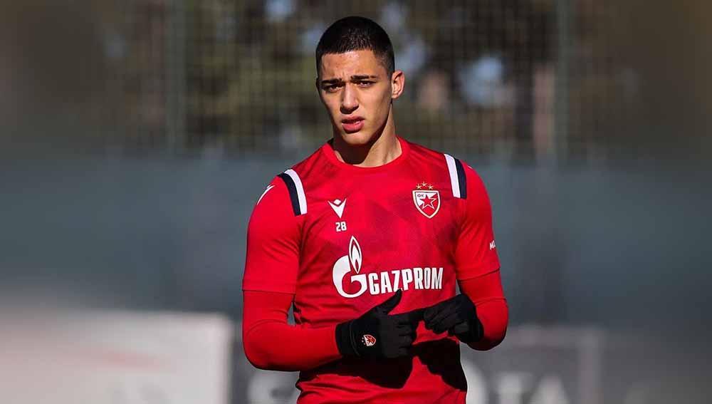 Marko Lazetic pemain Red Star Belgrade akan segera diresmikan AC Milan. 
Foto:Instagram@lazzetic - INDOSPORT