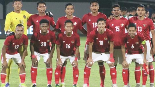Skuat Timnas Indonesia saat hadapi Timor Leste di laga ujicoba, Kamis (28/01/22) (Foto: Nofik Lukman Hakim/INDOSPORT)