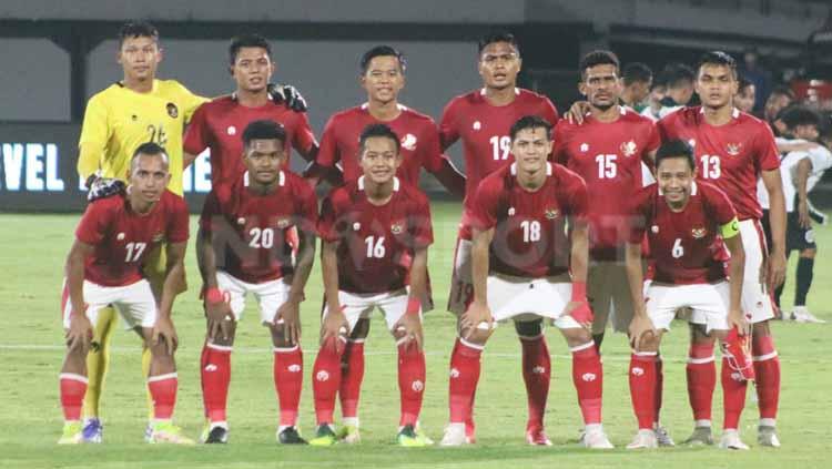 Skuat Timnas Indonesia pada laga saat melawan Timor Leste di laga ujicoba, dalam pertandingan di Stadion Kapten I Wayan Dipta, Gianyar. Kamis (27/01/22). Foto : Nofik Lukman Hakim/INDOSPORT - INDOSPORT