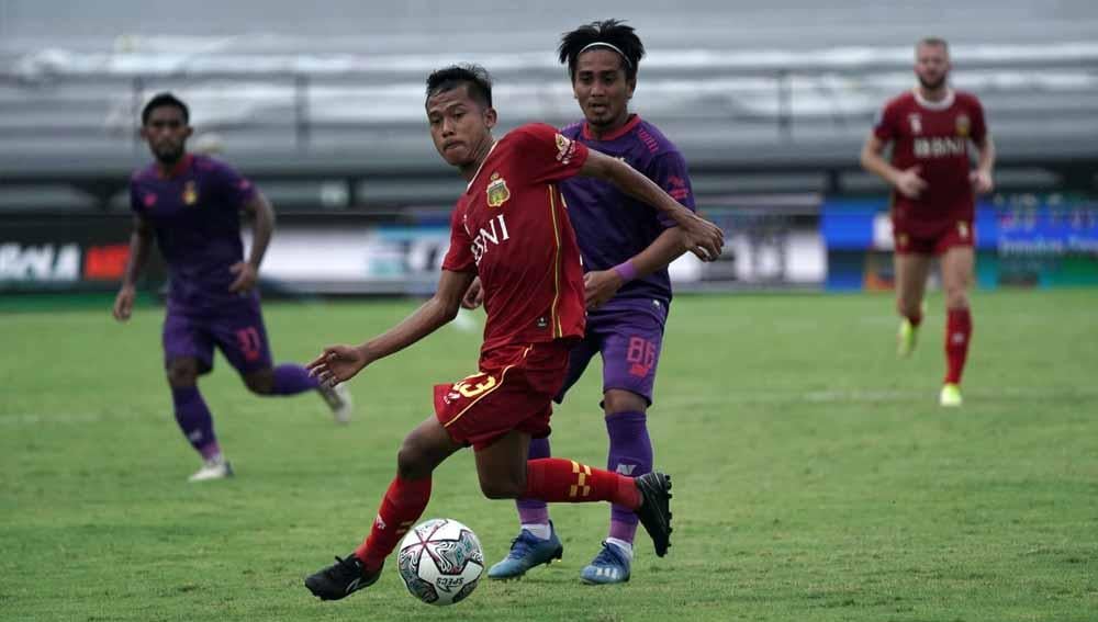 Indosport - Persik Kediri berhasil memetik kemenangan tipis 1-0 atas Bhayangkara FC pada pekan ke-21 BRI Liga 1 2021-2022 di Stadion I Wayan Dipta, Jumat (28/01/22). Foto: MO Persik