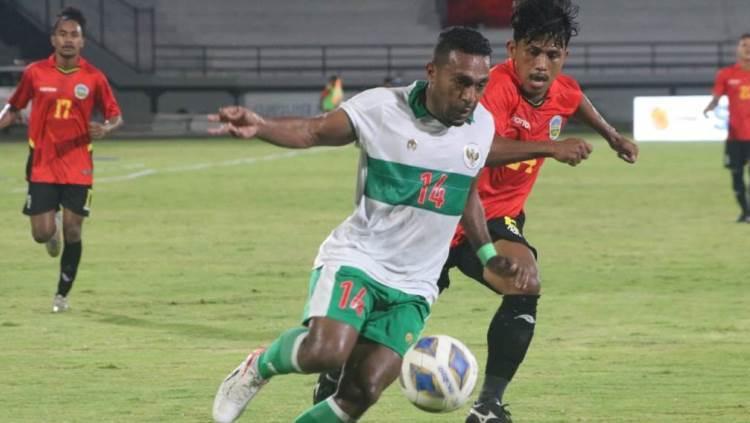 Terens Puhiri di laga Timnas Indonesia vs Timor Leste, Minggu (30/01/22). Foto: Nofik Lukman Hakim/INDOSPORT. - INDOSPORT