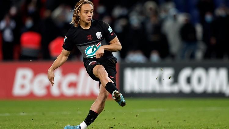 Wonderkid PSG, Xavi Simons, akan kembali ke Barcelona? Foto: REUTERS/Benoit Tessier.