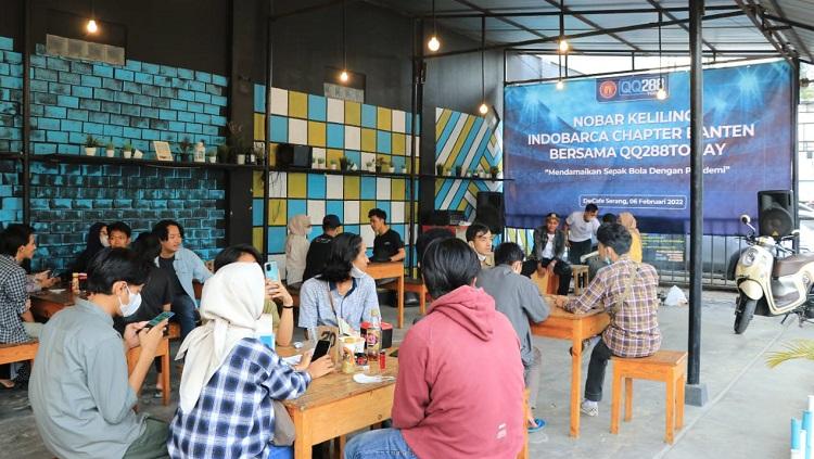 Komunitas IndoBarca Banten mengadakan acara nonton bareng dan vaksinasi gratis, Minggu (6/2/22).