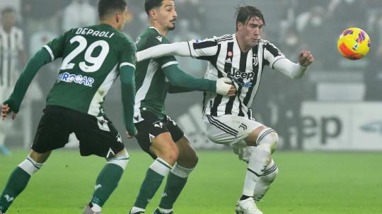 Dari Dusan Vlahovic di Liga Italia bareng Juventus hingga Luis Diaz di Piala FA bersama Liverpool, akhir pekan kemarin jadi momen istimewa para pemain debutan. (Foto: REUTERS/Massimo Pinca)