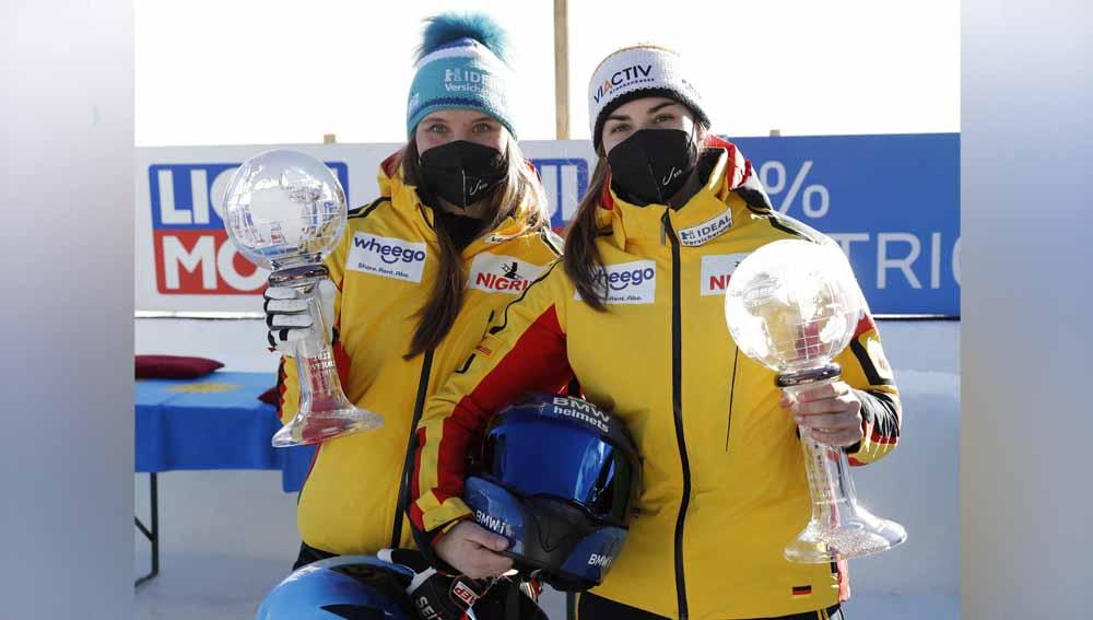 Lisa Buckwitz (kiri) dan Kim Kalicki Atlet Olimpiade Beijing. Foto: REUTERS/Arnd Wiegmann