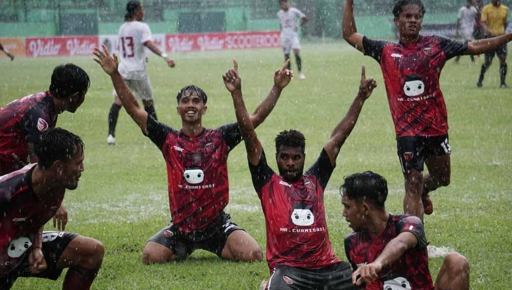 Selebrasi kemenangan Serpong City atas NZR Sumbersari. Foto: Serpong City