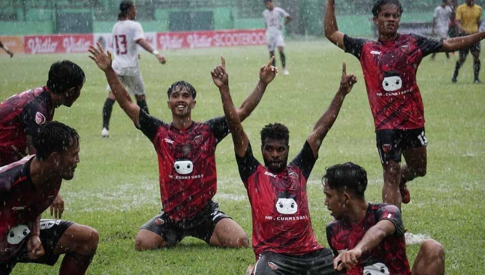 Kejadian kontroversial kembali terjadi di kompetisi Liga 3 saat laga PS Siak melawan Serpong City di babak 16 besar, Minggu (13/03/22). - INDOSPORT