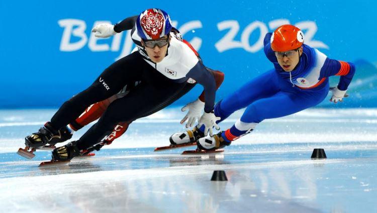 Berikut sejumlah skandal dan isu menarik selama gelaran Olimpiade Beijing 2022. Foto: REUTERS/Evgenia Novozhenina. - INDOSPORT
