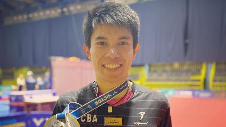 Jones Ralfy Jansen saat juara di Ukraine Open 2022 bersama Linda Efner.