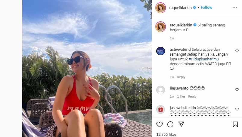 Artis pegiat olahraga yang tengah naik daun, Raquel Katie, unggah foto di instagram saat berjemur di pantai, hingga kulit eksotisnya pancarkan aura seksi. - INDOSPORT