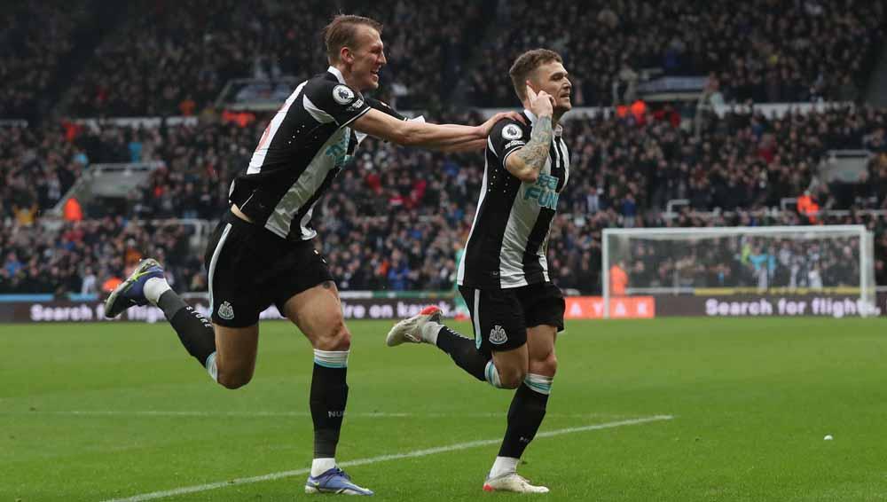 Selebrasi pemain Newcastle United, Kieran Trippier usai mencetak gol ke gawang Aston Villa di Liga Inggris. Foto: REUTERS/Scott Heppell EDITORIAL USE ONLY