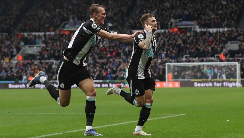 Selebrasi pemain Newcastle United, Kieran Trippier usai mencetak gol ke gawang Aston Villa. Foto: REUTERS/Scott Heppell EDITORIAL USE ONLY - INDOSPORT