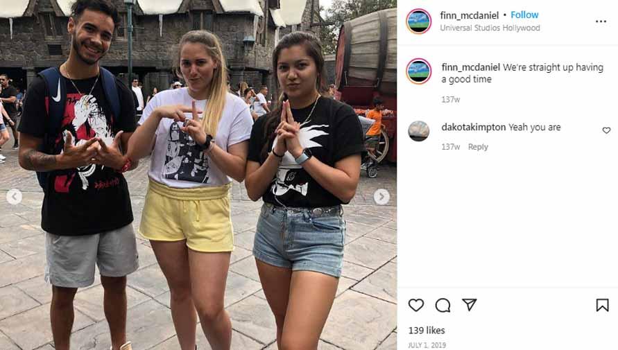 Pemain Timnas Filipina U-23, Griffin McDaniel, saat bersama dua saudaranya, Chandler dan Olivia. Foto: Instagram@finn_mcdaniel.