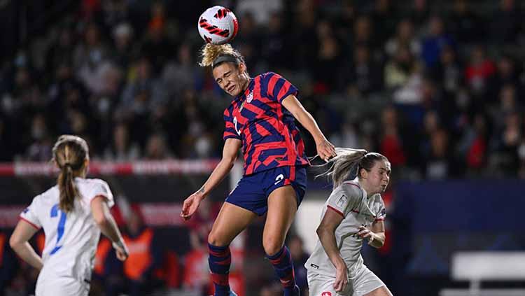 Penyerang Amerika Serikat, Trinity Rodman dan anak dari pebasket legendaris, Dennis Rodman. (FOTO: REUTERS/Orlando Ramirez-USA TODAY Sports)