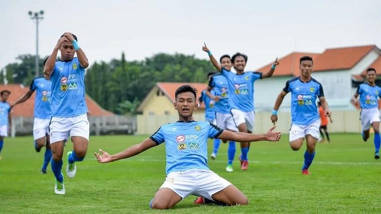 Selebrasi pemain PS Siak usai mencetak gol dalam pertandingan Liga 3 2021.