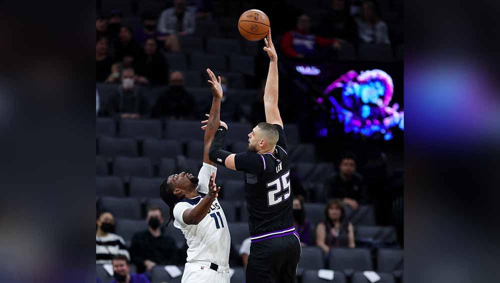 Pemain NBA asal Ukraina, Alex Len (25). Foto: Reuters/Sergio Estrada