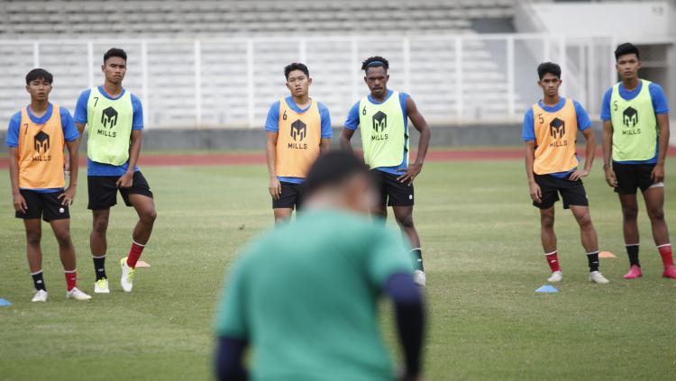 Latihan Timnas Indonesia U-19 sebelum berangkat TC ke Korea Selatan sebagai persiapan Piala Dunia U-20 2023 di Stadion Madya Senayan, Rabu (02/03/22).