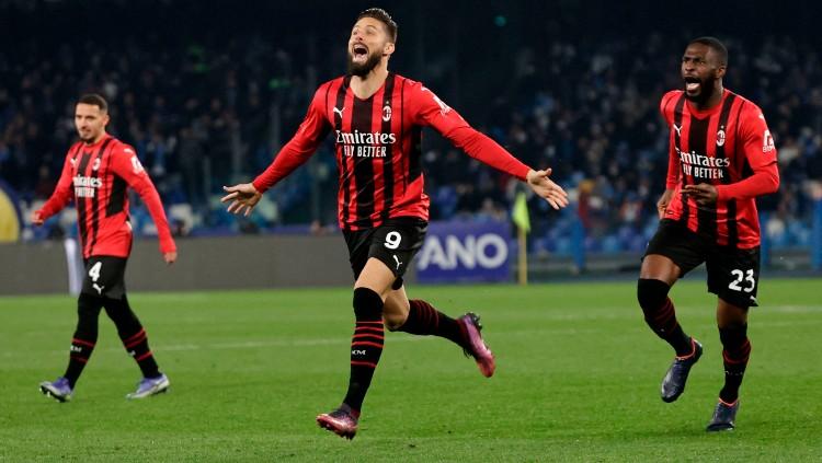 Selebrasi Olivier Giroud pasca mencetak gol di laga Napoli vs AC Milan (07/03/22). (Foto:REUTERS/Ciro De Luca)
