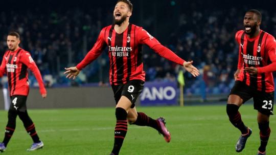 Tiga pemain AC Milan yang tampil gemilang dan jadi kunci keberhasilan epic comeback atas Lazio di lanjutan Liga Italia. Olivier Giroud akhirnya berjasa!