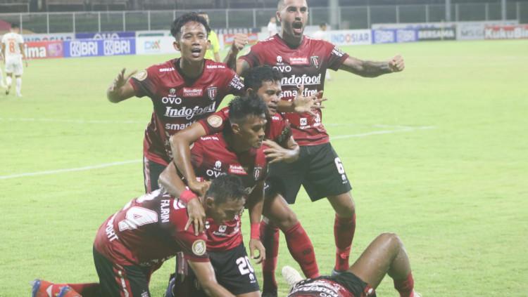 Bali United masih memuncaki klasemen sementara Liga 1 2021-2022. Fto: Nofik Lukman Hakim/INDOSPORT.