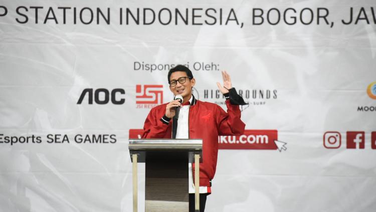 Ketua Dewan Pembina Pengurus Besar Esport Indonesia (PBESI) Sandiaga Uno pacu semangat para atlet Esport yang sedang mengikuti Pelatnas. - INDOSPORT