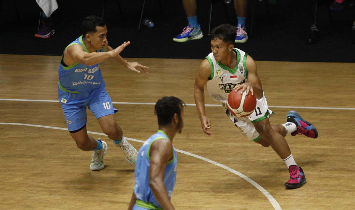 Pacific Caesar berhasil mengalahkan Bumi Borneo 77-42 pada lanjutan IBL 2022 di Hall A Basket Senayan, Jakarta, Rabu (09/03/22).