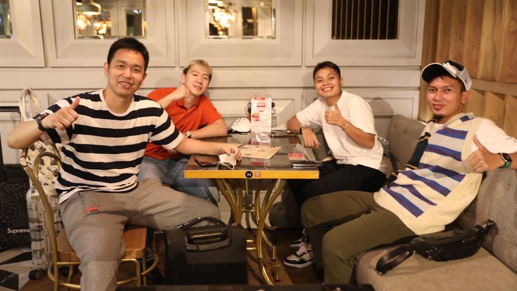 Pemain Bulutangkis Indonesia berangkat menuju All England 2022 dengan wajah ceria.