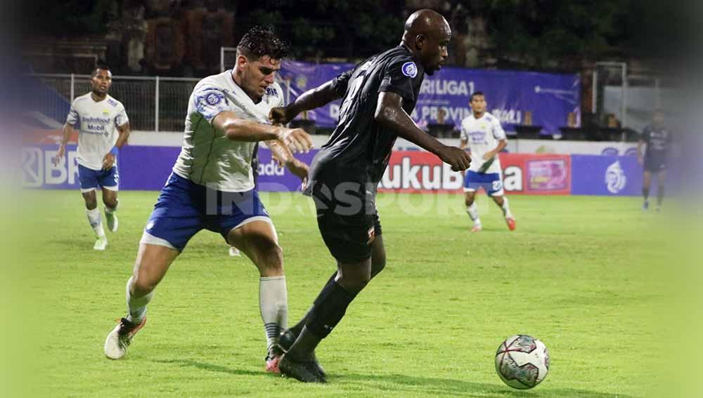 Madura United kembali menelan kekalahan dari Persib Bandung pada pekan ke-31 Liga 1, Minggu (13/03/22).