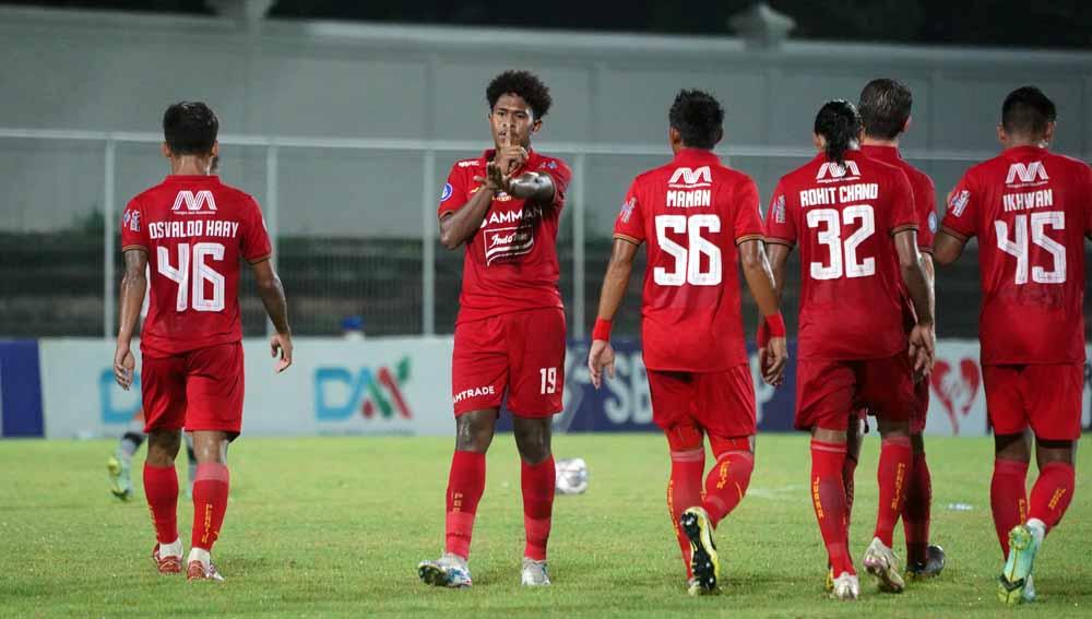 Di tengah kasak-kusuk soal kapan kompetisi Liga 1 2022-2023 akan berlanjut usai Tragedi Kanjuruhan, para pemain Persija Jakarta justru kedapatan membentuk band. Foto: Khairul Imam/Persija
