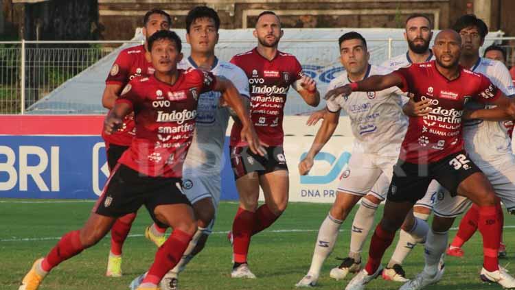 Arema FC harus mengakui kekalahan dengan skor 1-2 saat menantang Bali United, Selasa (15/03/22).