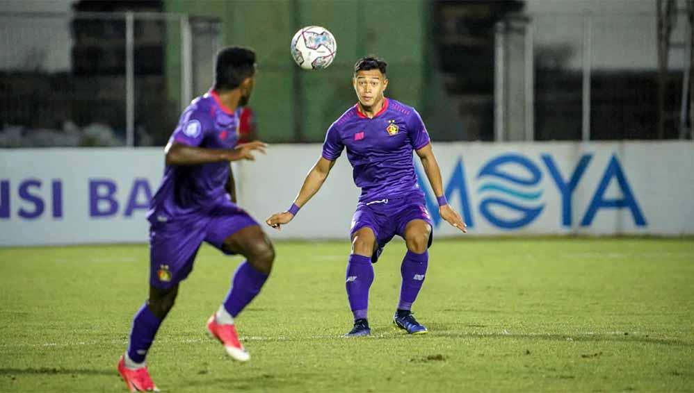 Kapten Persik Kediri, Muhammad Taufiq kecewa dan meminta maaf pasca kekalahan 0-2 dari Barito Putera di lanjutan Liga 1 Foto: MO Persik