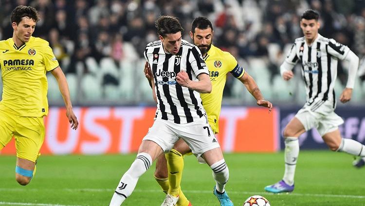 Aksi Dusan Vlahovic di laga Juventus vs Villarreal di Liga Champions. (Foto: REUTERS/Massimo Pinca) - INDOSPORT