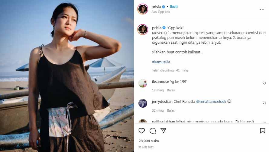 Pesona seksinya kian menjadi-jadi, artis cantik Tanah Air, Prisia Nasution, tuai atensi penggemar saat pamer keahlian olahraga basket sampai bercucuran keringat.