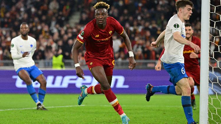 Hasil Liga Konferensi Eropa antara AS Roma vs Vitesse pada Jumat (18/03/22) dini hari WIB, gol menit akhir Tammy Abraham berhasil selamatkan i Giallorossi.