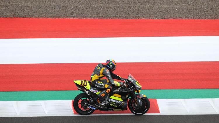 Luca Marini tidak bisa menyembunyikan kekecewaannya soal insiden crash yang ia alami di MotoGP Mandalika 2023, Minggu (15/10/23).