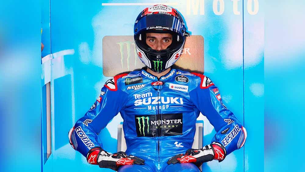 Alex Rins membuat para penggemar motorsport dibuat terharu karena mampu memberikan kado terindah untuk tim Suzuki usai jadi juara di MotoGP Australia 2022. Foto: REUTERS/Willy Kurniawan