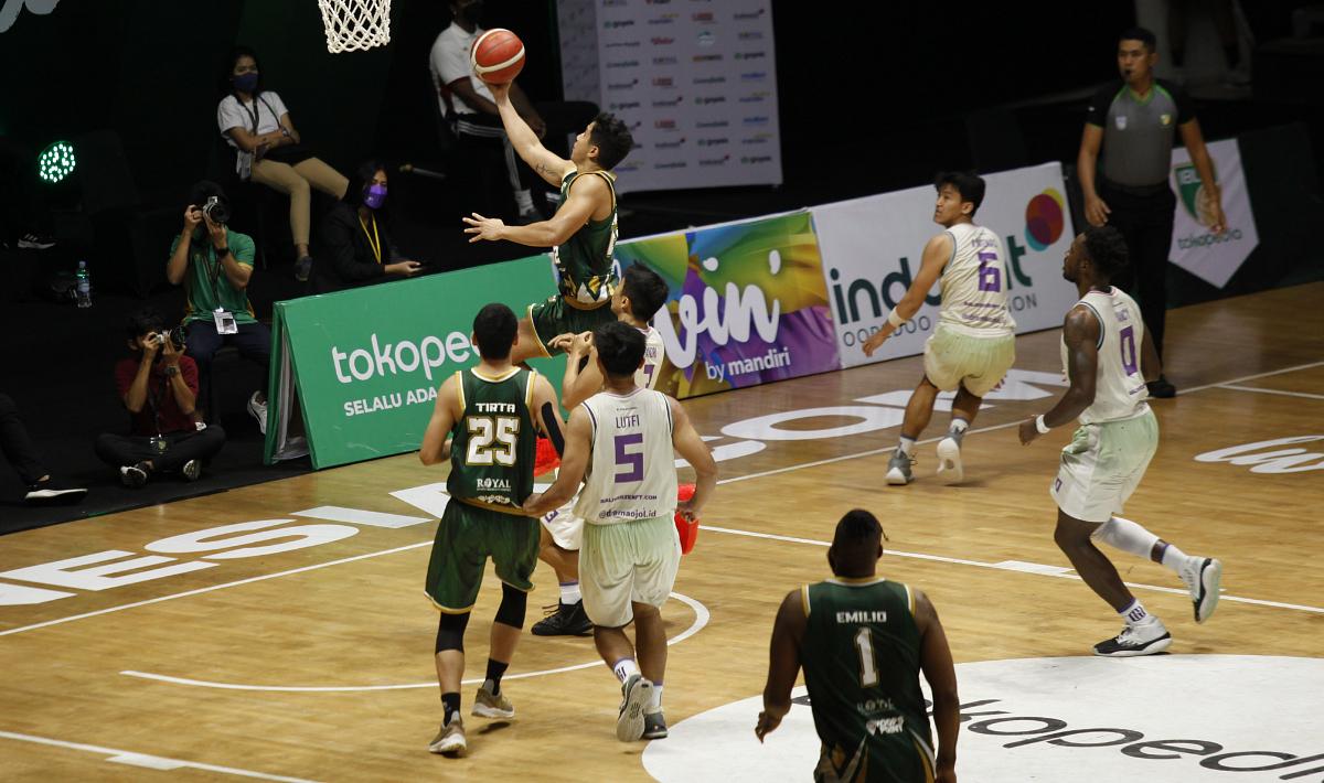 Bali United vs Dewa United di IBL 2022.