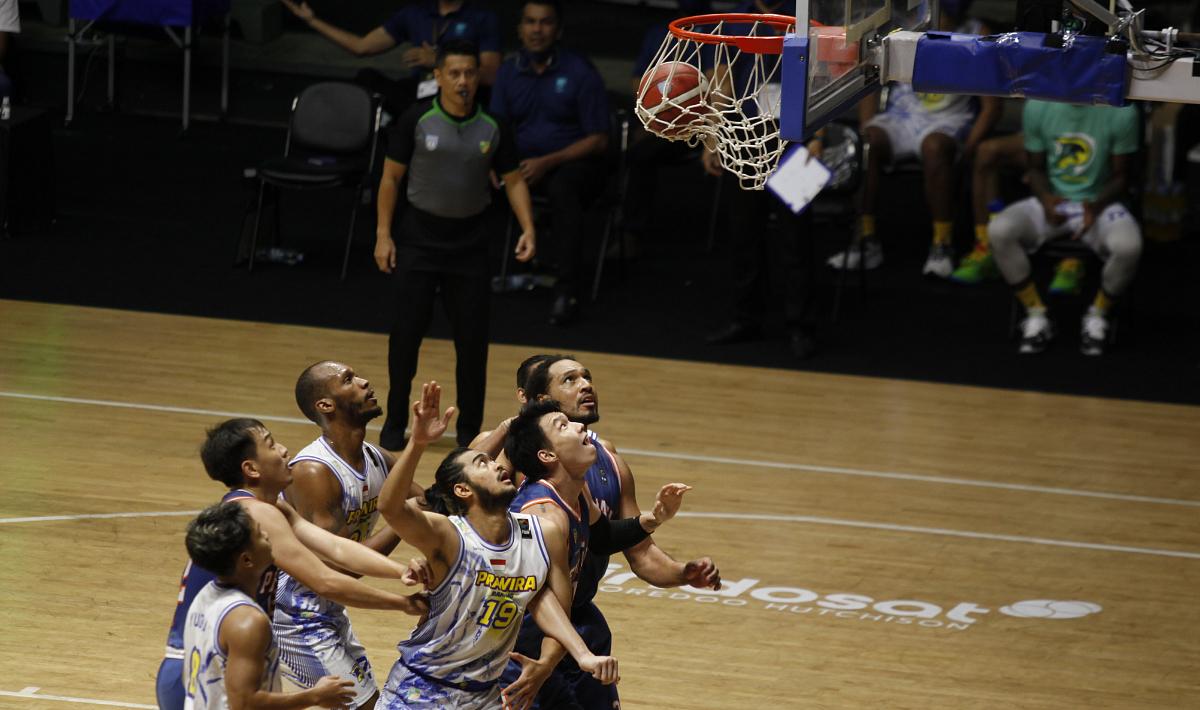 Pelatih Pelita Jaya Bakrie, Fictor Roring, memastikan timnya siap 100 untuk menghadapi Satria Muda pada final Indonesia Basketball League (IBL).