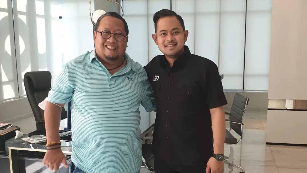 Agen evan Dimas Muly Munial bersama Presiden Arema. Foto: Dokumen Muly Munial