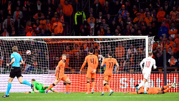 Hasil uji coba FIFA antara Belanda vs Denmark pada Minggu (27/03/22) dini hari WIB, Eriksen gemilang di laga comeback namun Oranje yang pesta kemenangan. - INDOSPORT