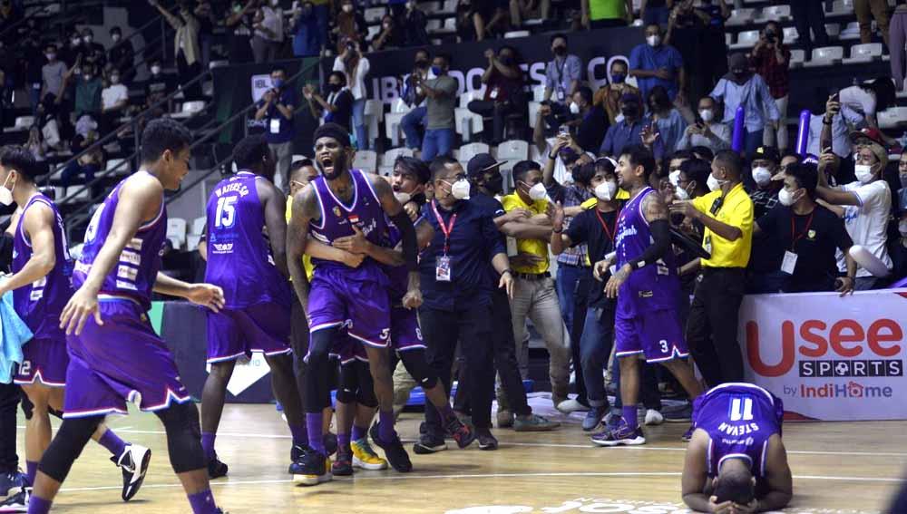 Amartha Hangtuah memastikan diri tampil di babak play-off IBL 2022.